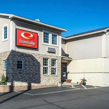Econo Lodge & Suites Airport North Syracuse Bagian luar foto